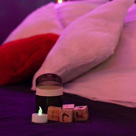 Love Room Avec Balneo Toulon Eksteriør bilde