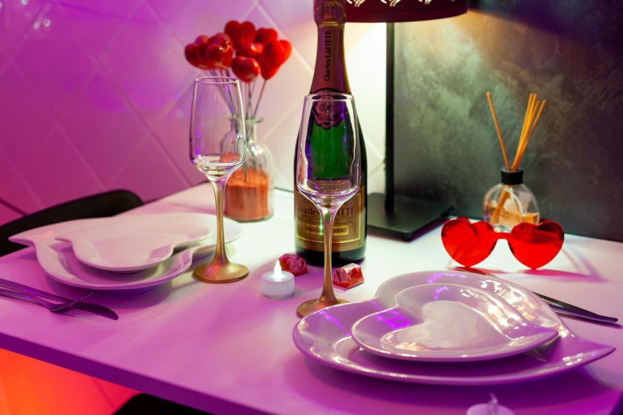 Love Room Avec Balneo Toulon Eksteriør bilde