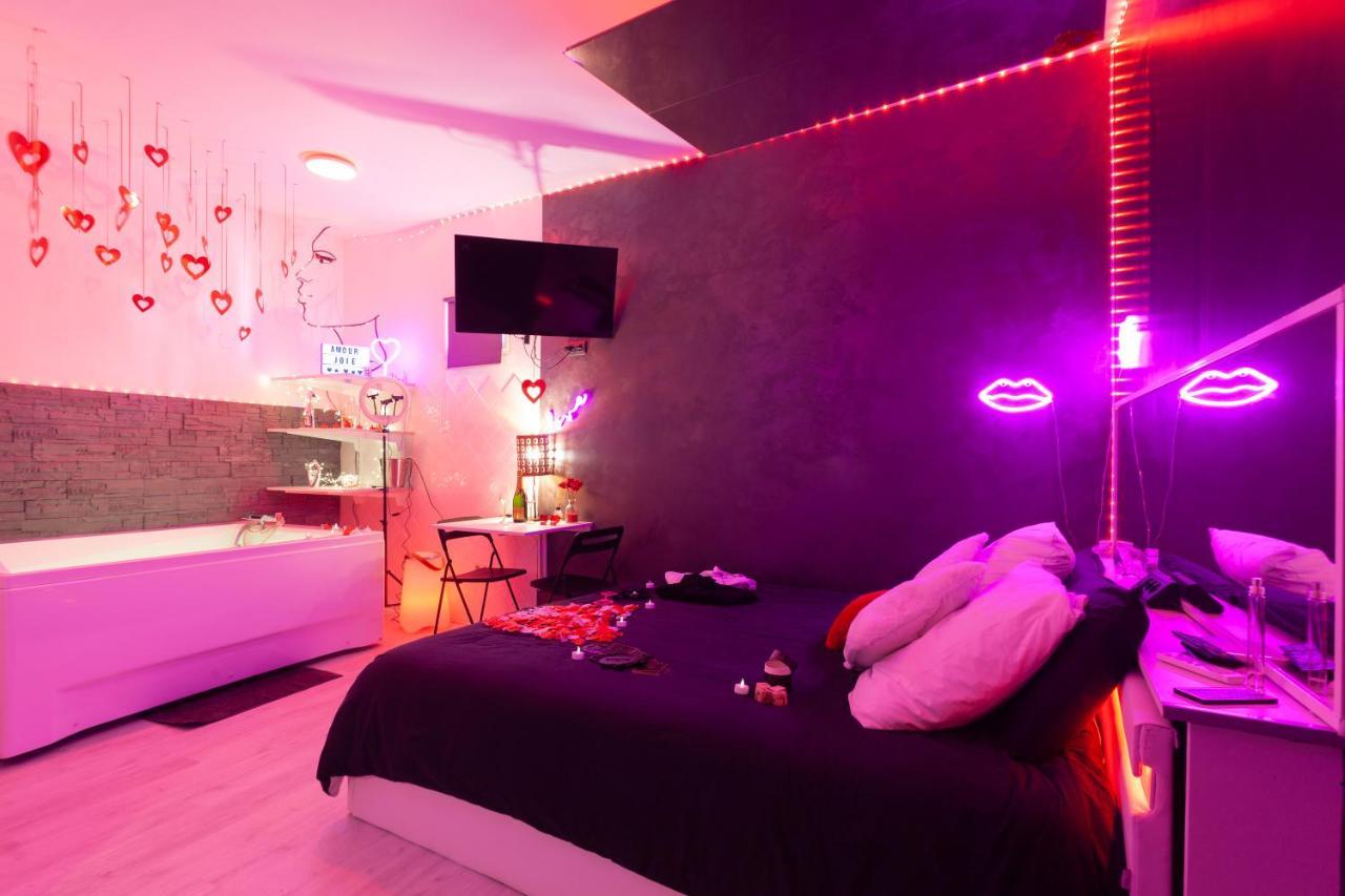 Love Room Avec Balneo Toulon Eksteriør bilde