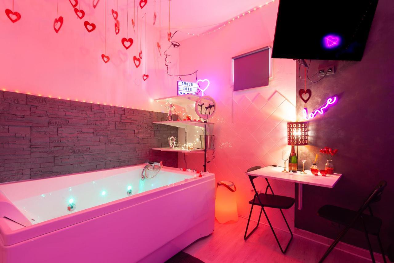 Love Room Avec Balneo Toulon Eksteriør bilde