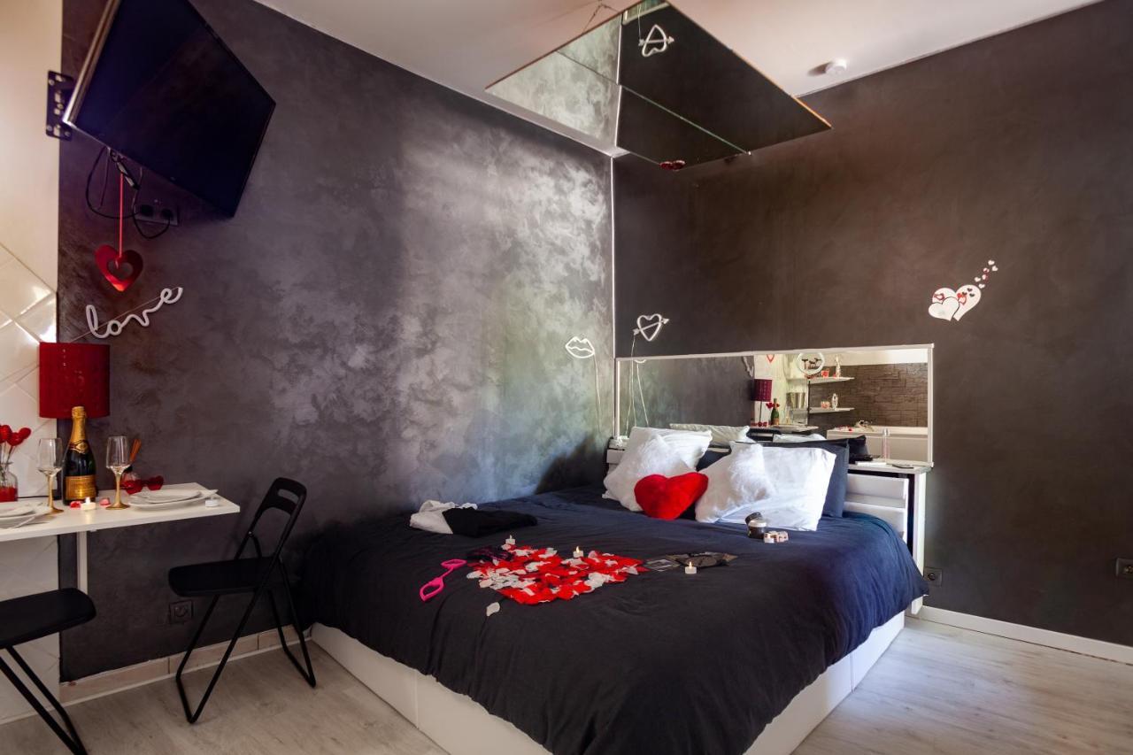 Love Room Avec Balneo Toulon Eksteriør bilde